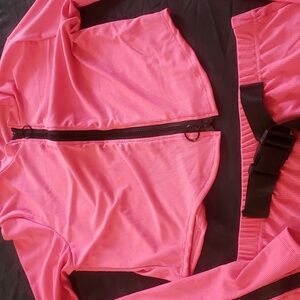 Pink ribbed skirt outfit, very cute.